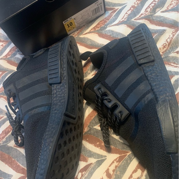 Adidas x Human Race NMD R1 by Pharrell Williams - Picture 6 of 8